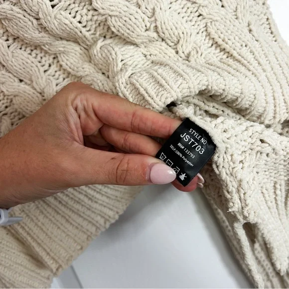 VICI Chunky Oversized Sweater - Cowl Neck Size S - Picture 4 of 4